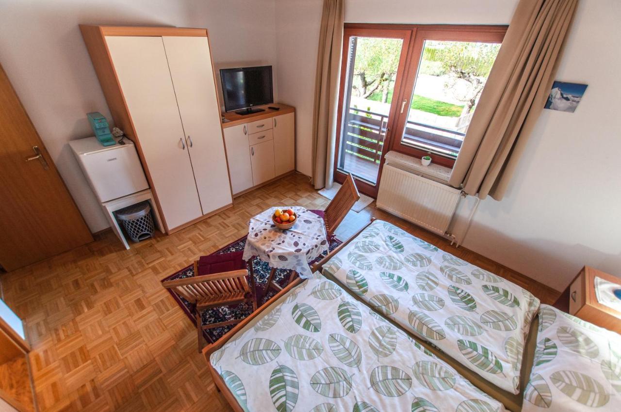 Guest House Alenka Бохин Екстериор снимка
