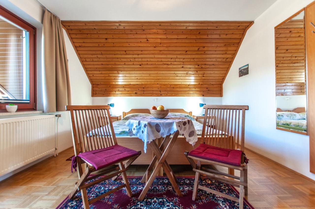 Guest House Alenka Бохин Екстериор снимка